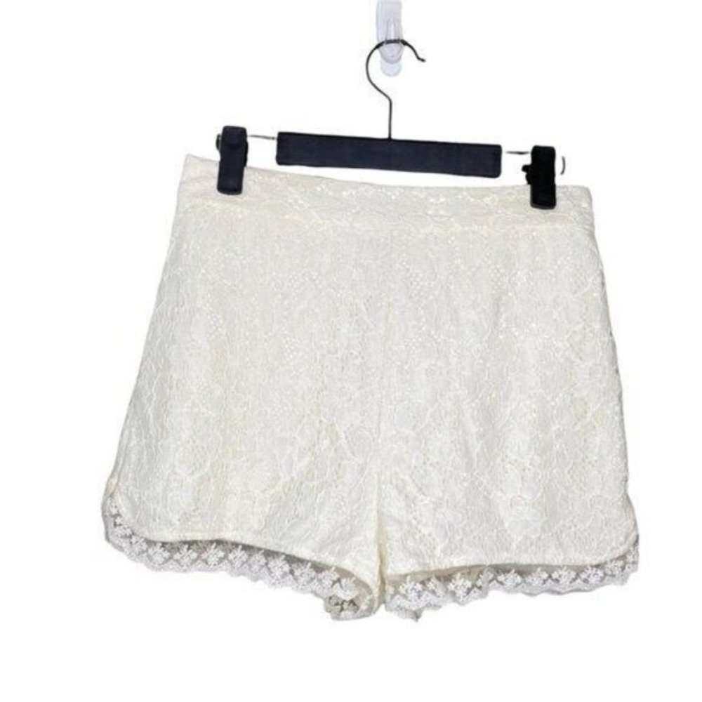 Kimchi Blue Ivory Floral Lace High Waisted Shorts Scalloped Trim Size 4